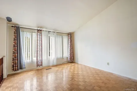 41 Iris Circle Beacon NY 12508