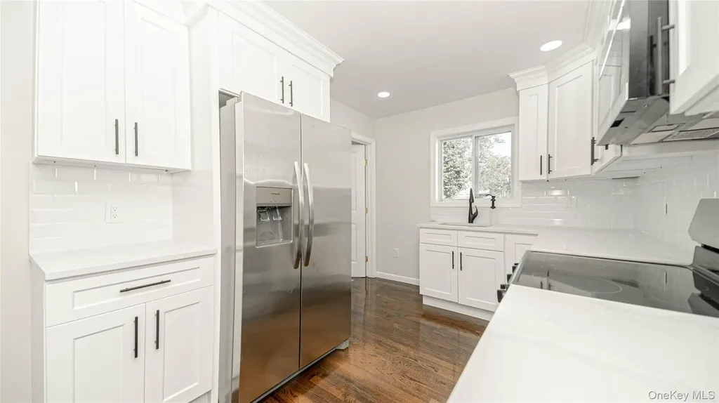 786 4th Avenue Bay Shore NY 11706