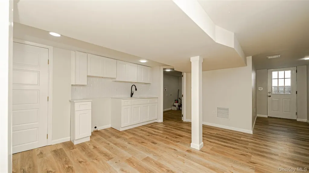 786 4th Avenue Bay Shore NY 11706