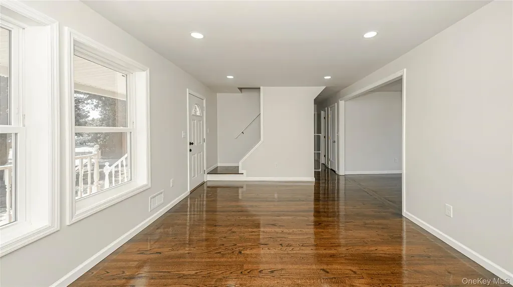 786 4th Avenue Bay Shore NY 11706