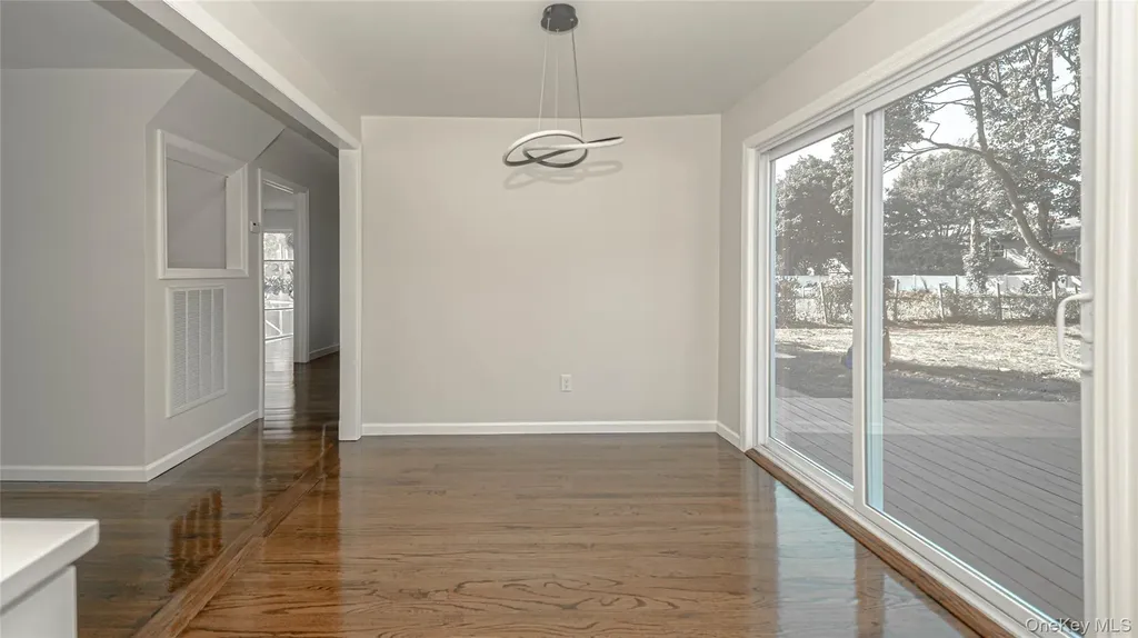 786 4th Avenue Bay Shore NY 11706