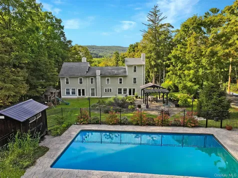 10 Stagecoach Lane Amenia NY 12501