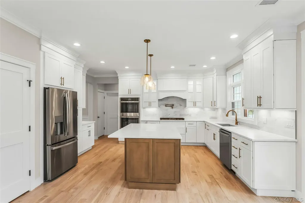 8 Sebree Place Plainview NY 11803