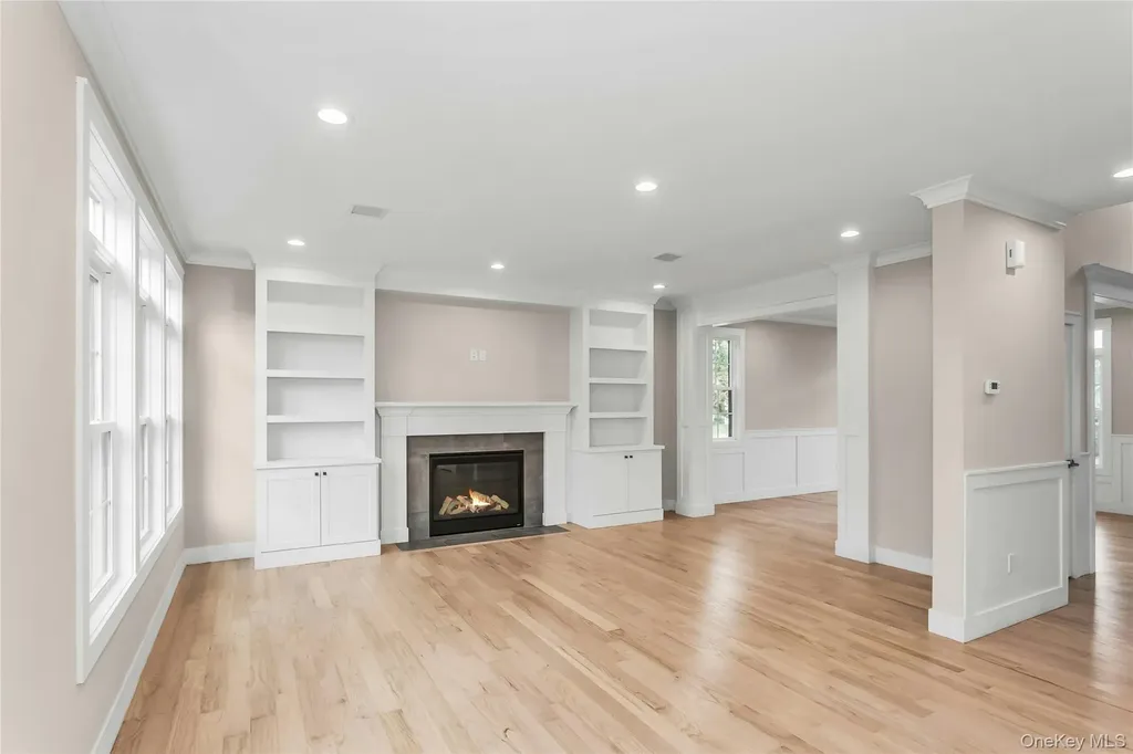 8 Sebree Place Plainview NY 11803