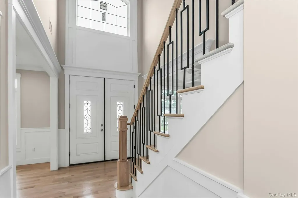 8 Sebree Place Plainview NY 11803