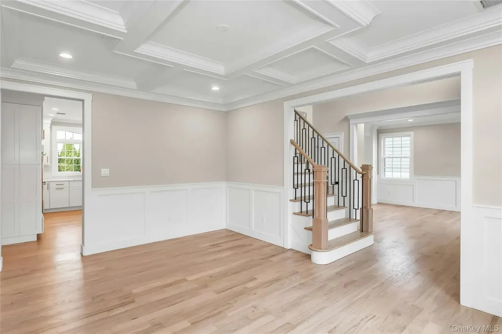 8 Sebree Place Plainview NY 11803