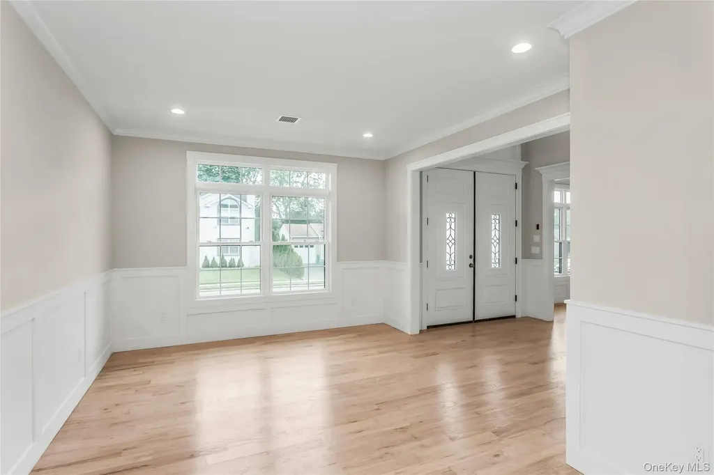 8 Sebree Place Plainview NY 11803