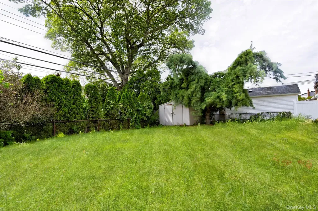 11 Jamaica Avenue Plainview NY 11803