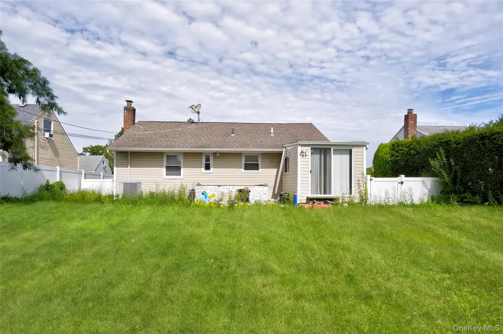 11 Jamaica Avenue Plainview NY 11803