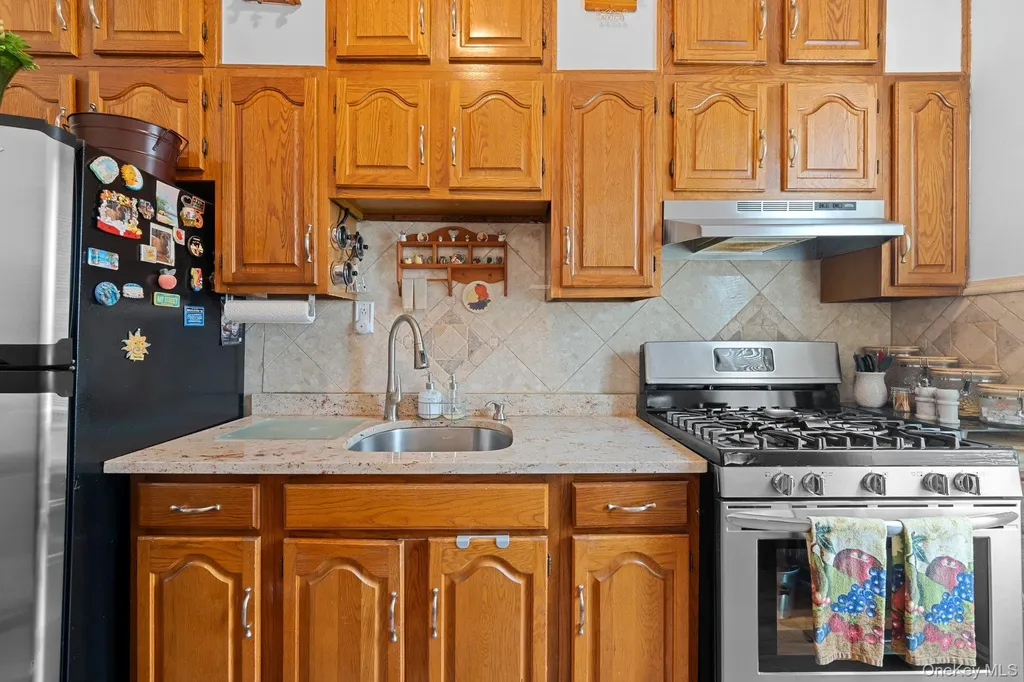 9031 Fort Hamilton Parkway Brooklyn NY 11209