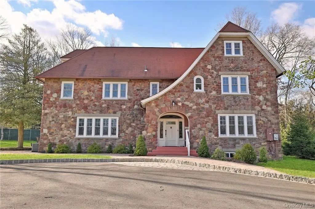 245 E Townline Road West Nyack NY 10994