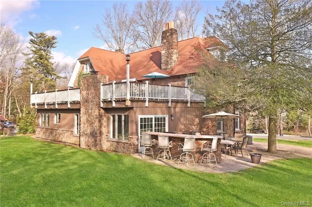 245 E Townline Road West Nyack NY 10994