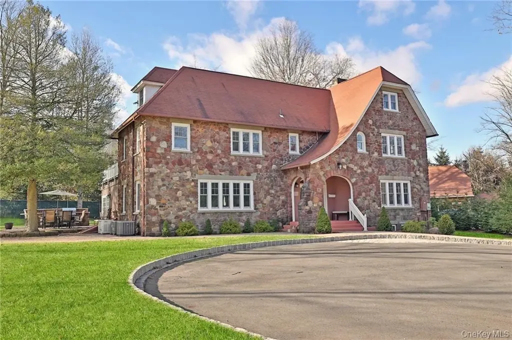 245 E Townline Road West Nyack NY 10994