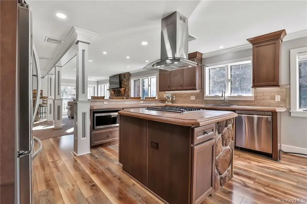 245 E Townline Road West Nyack NY 10994