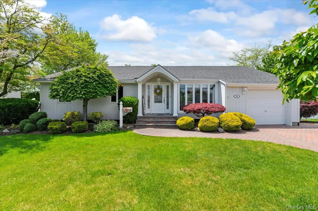 24 S Windhorst Avenue Bethpage NY 11714