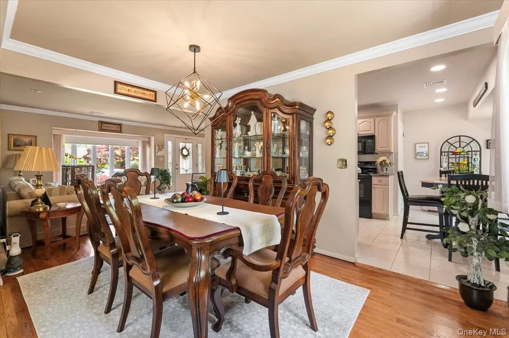 24 S Windhorst Avenue Bethpage NY 11714