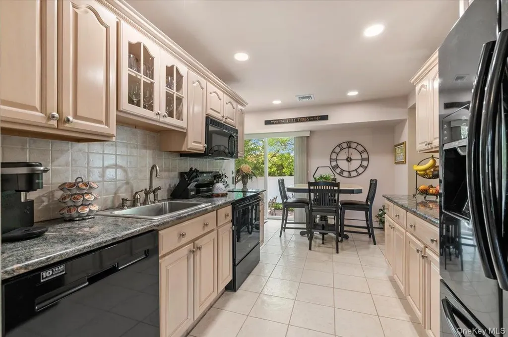 24 S Windhorst Avenue Bethpage NY 11714