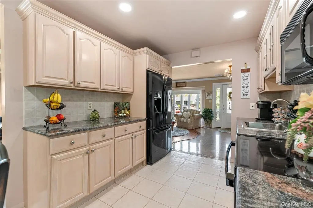 24 S Windhorst Avenue Bethpage NY 11714