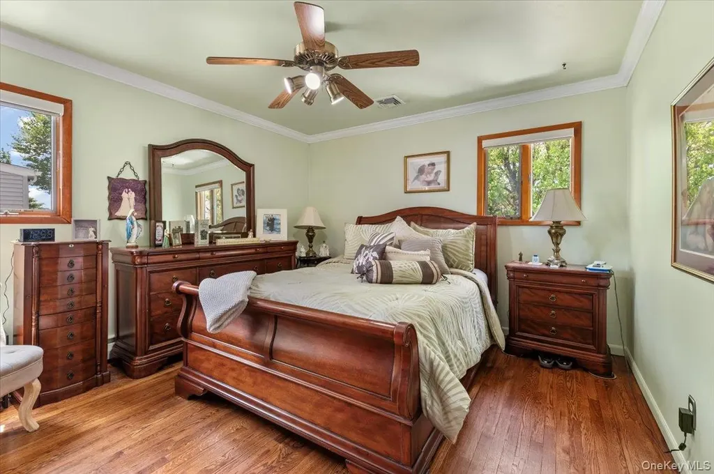 24 S Windhorst Avenue Bethpage NY 11714