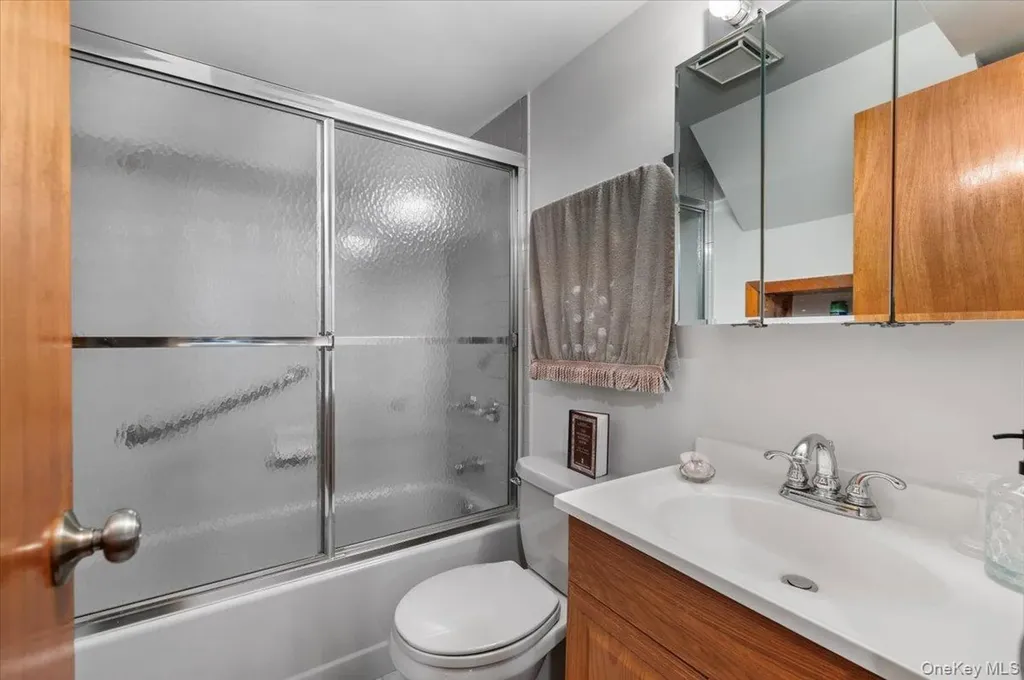 24 S Windhorst Avenue Bethpage NY 11714