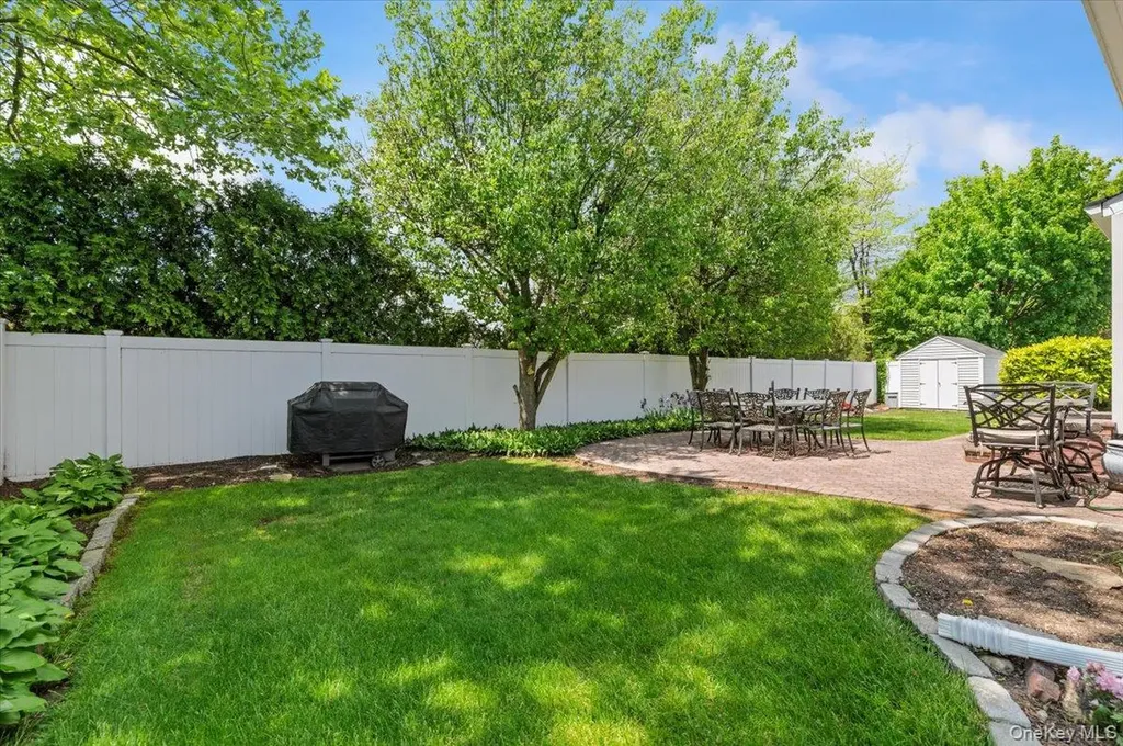 24 S Windhorst Avenue Bethpage NY 11714
