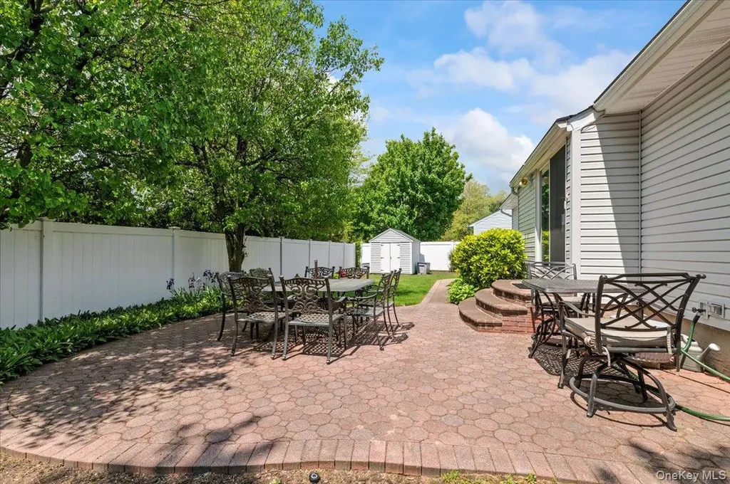 24 S Windhorst Avenue Bethpage NY 11714