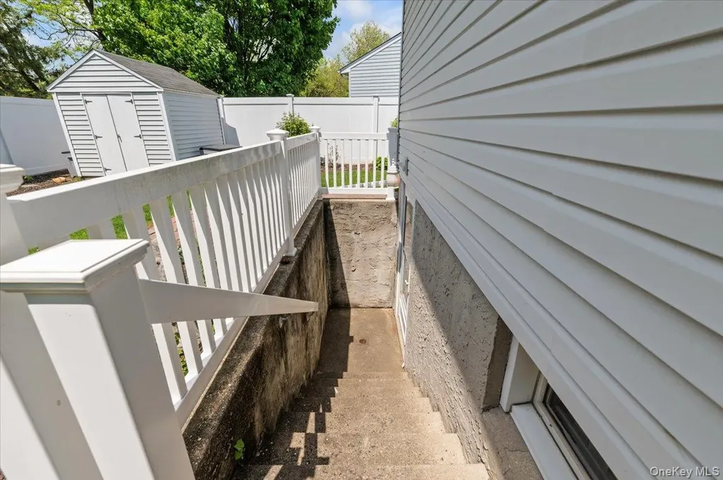 24 S Windhorst Avenue Bethpage NY 11714