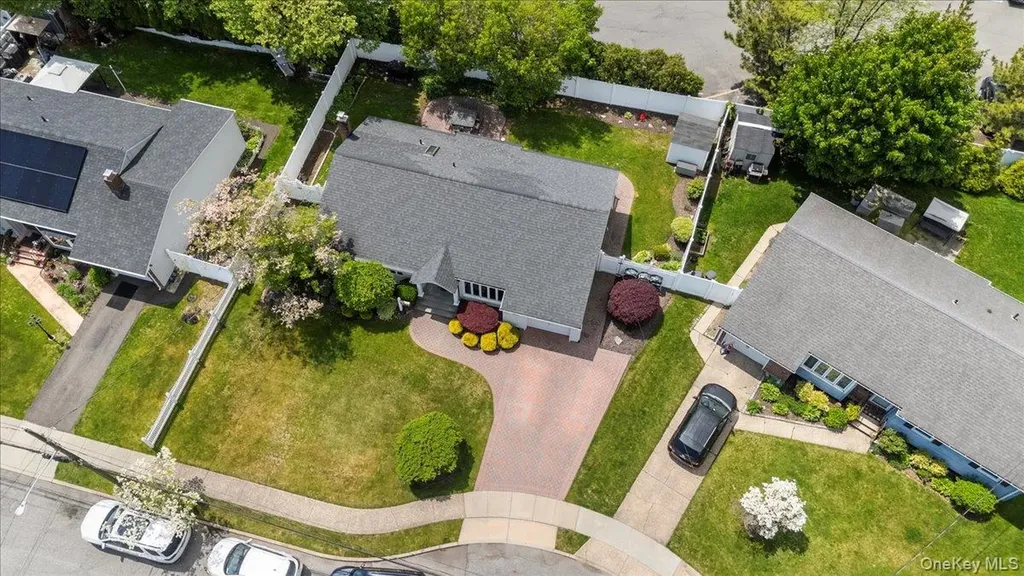 24 S Windhorst Avenue Bethpage NY 11714