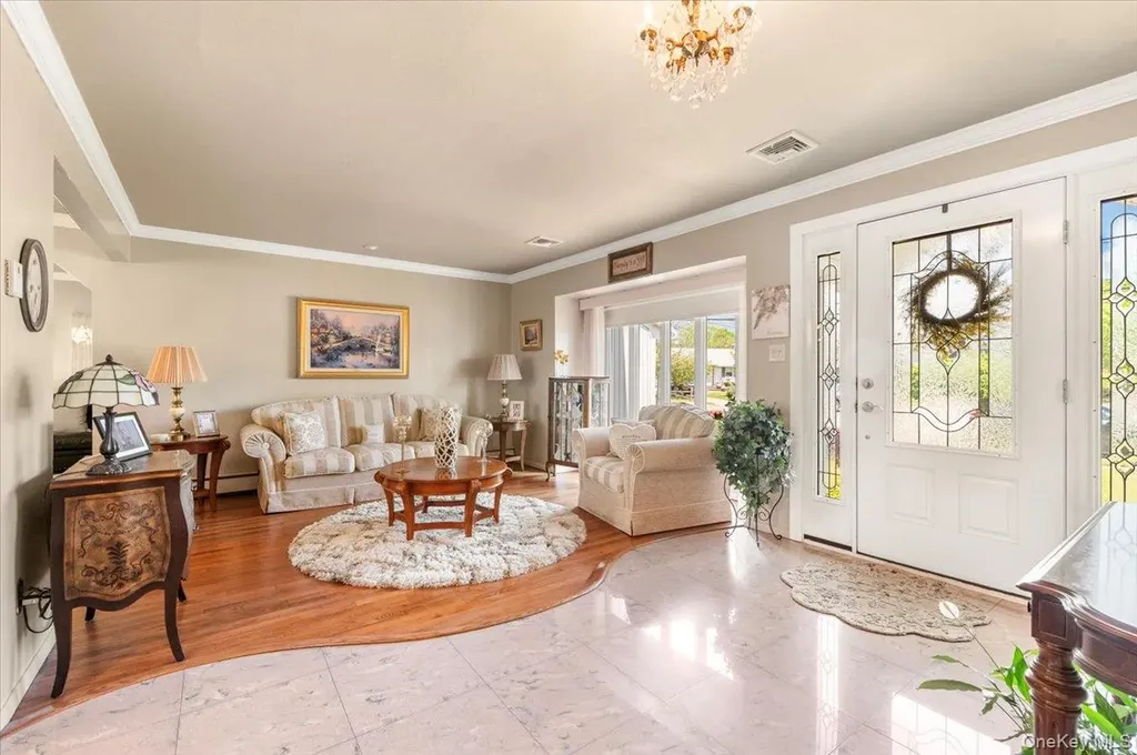 24 S Windhorst Avenue Bethpage NY 11714