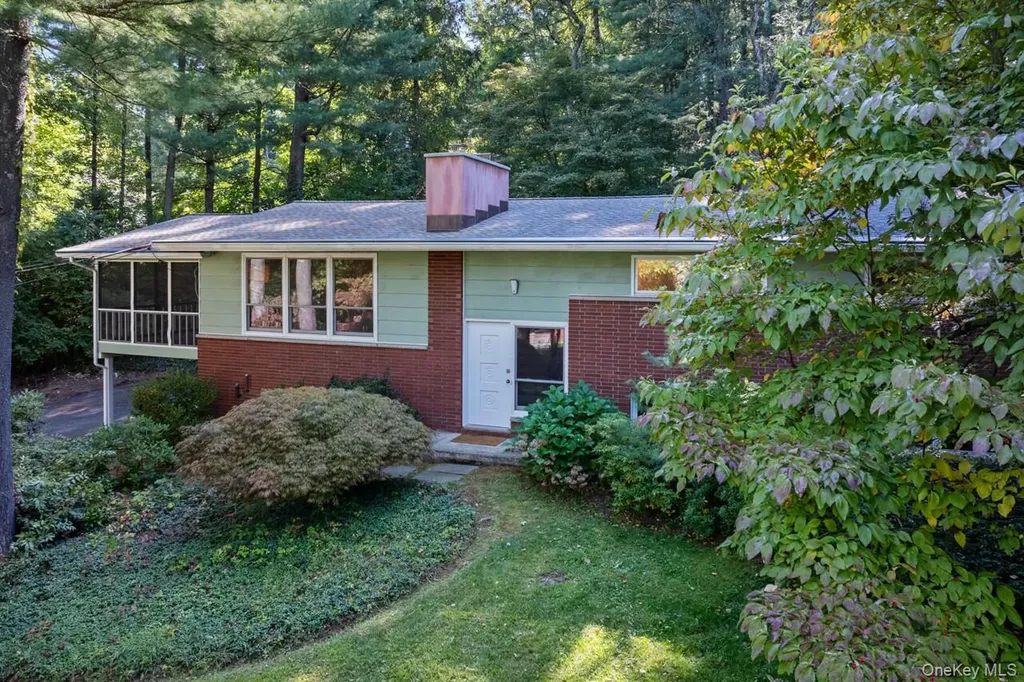 8 Bykenhulle Road Hopewell Junction NY 12533