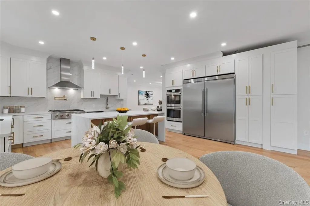 1028 E Broadway Woodmere NY 11598