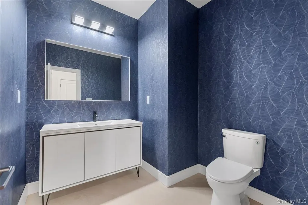 1028 E Broadway Woodmere NY 11598