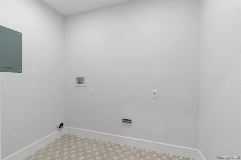 1028 E Broadway Woodmere NY 11598
