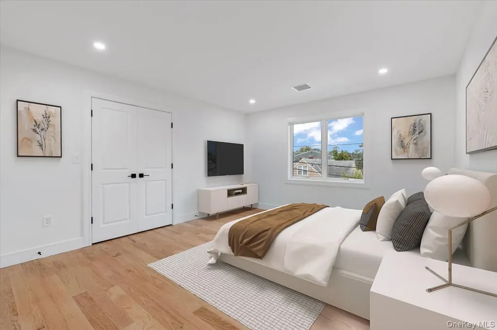 1028 E Broadway Woodmere NY 11598