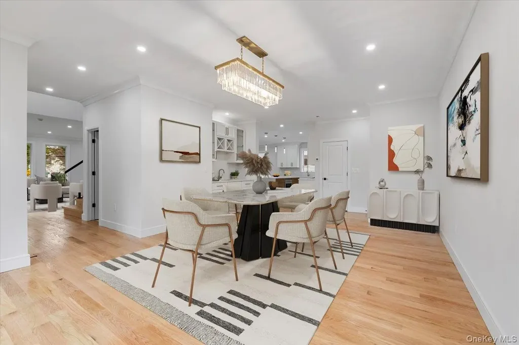 1028 E Broadway Woodmere NY 11598