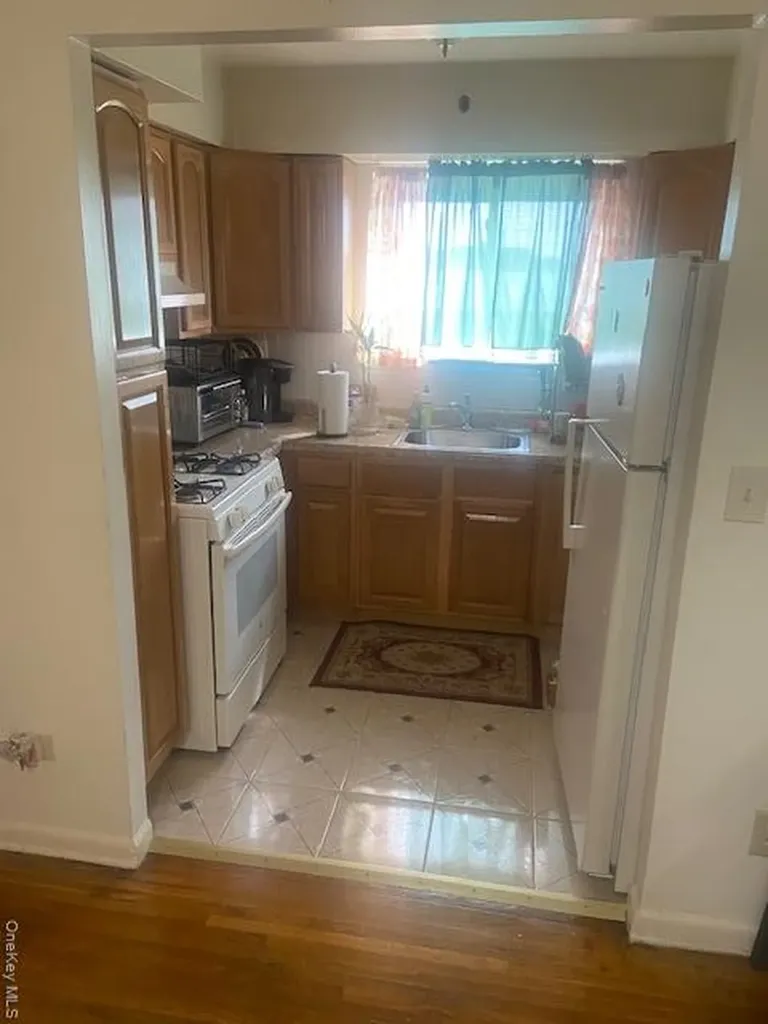 947 E 229th Street Bronx NY 10466