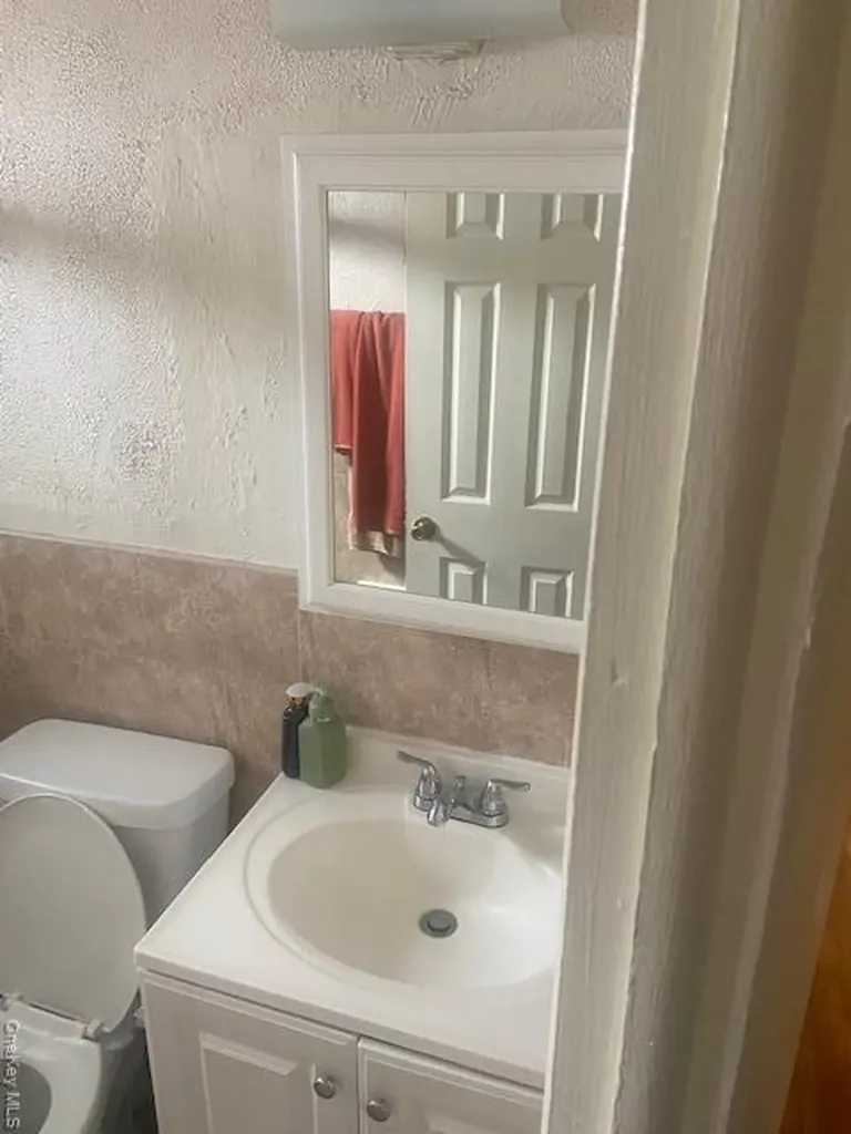 947 E 229th Street Bronx NY 10466