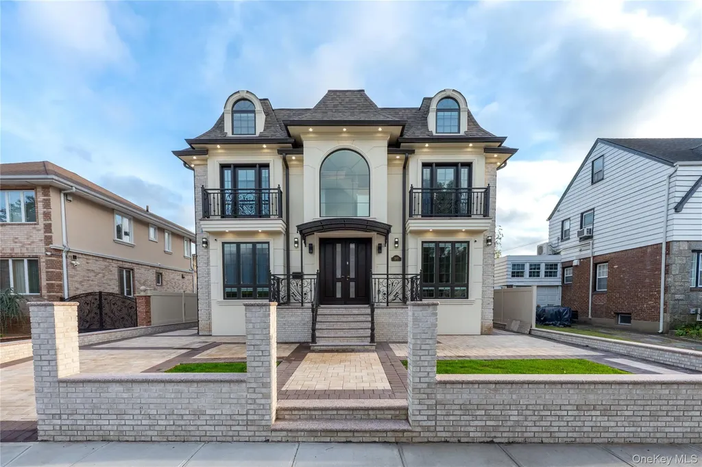 18108 69th Avenue Fresh Meadows NY 11365