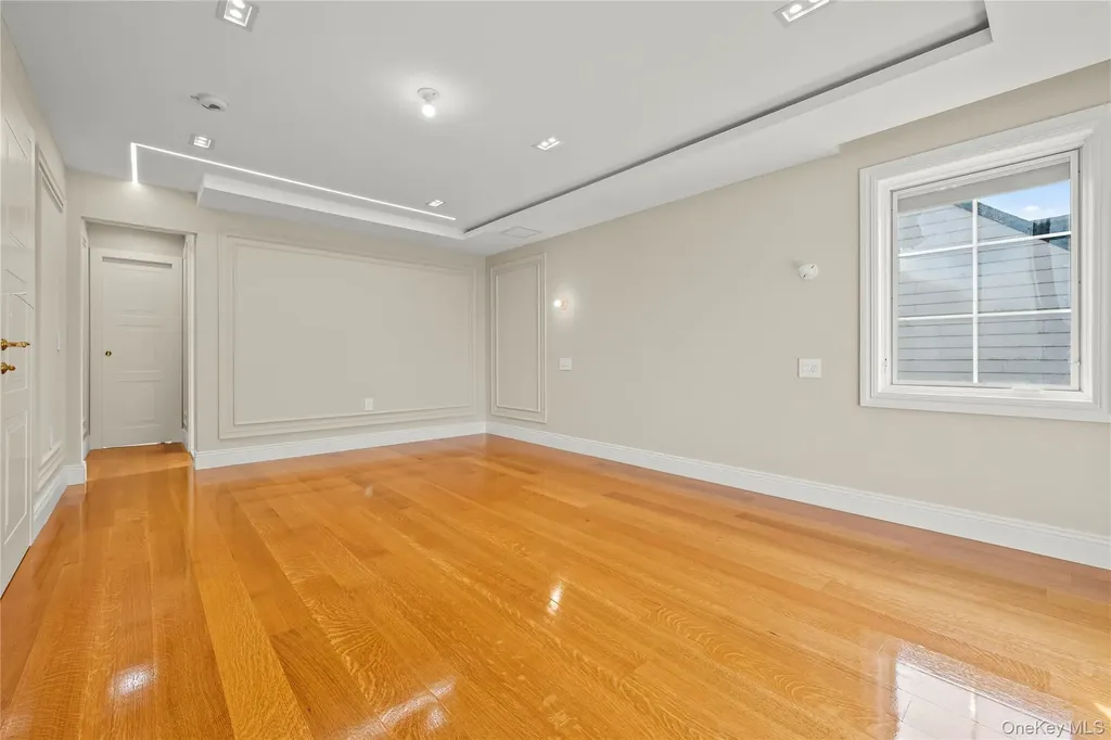 18108 69th Avenue Fresh Meadows NY 11365