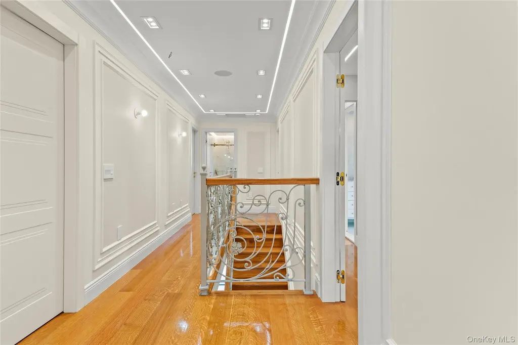 18108 69th Avenue Fresh Meadows NY 11365