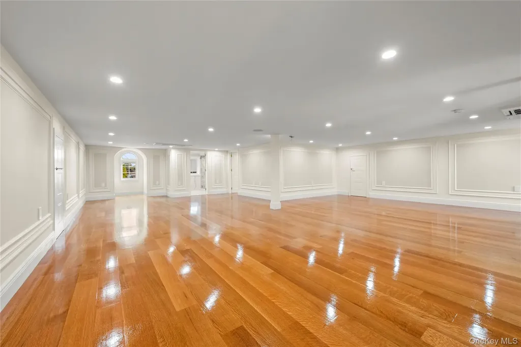 18108 69th Avenue Fresh Meadows NY 11365