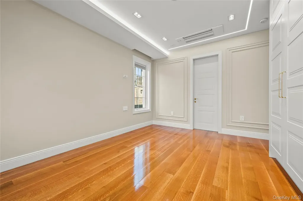 18108 69th Avenue Fresh Meadows NY 11365
