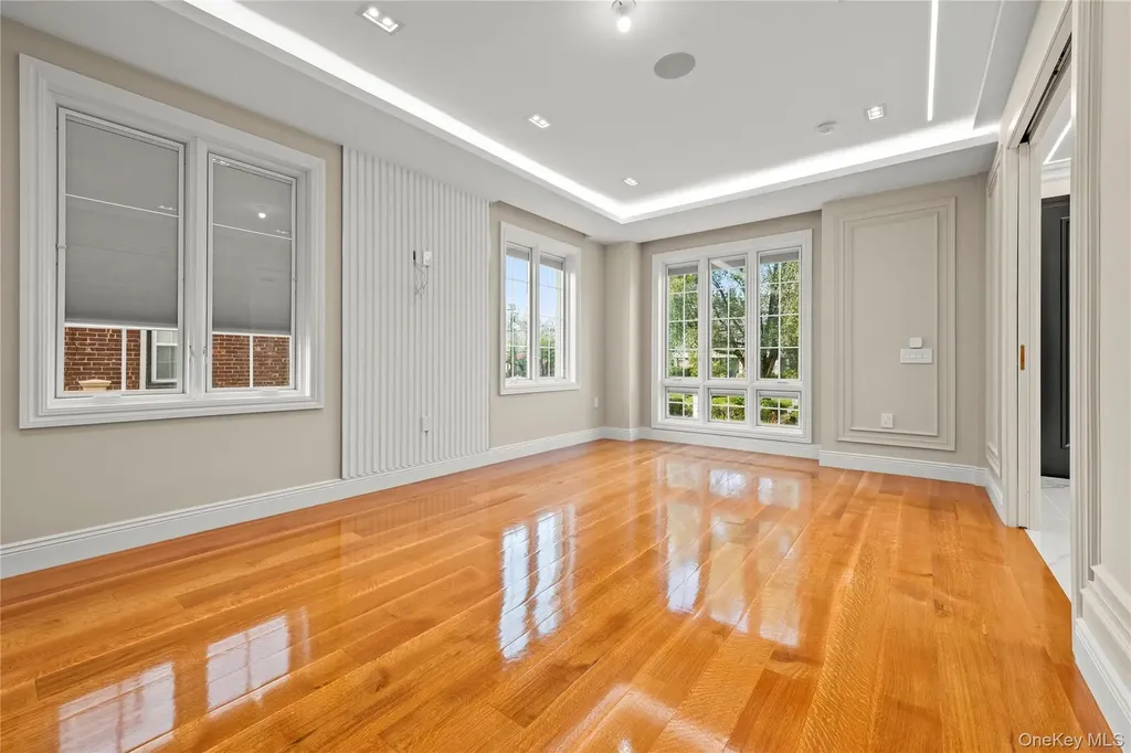 18108 69th Avenue Fresh Meadows NY 11365
