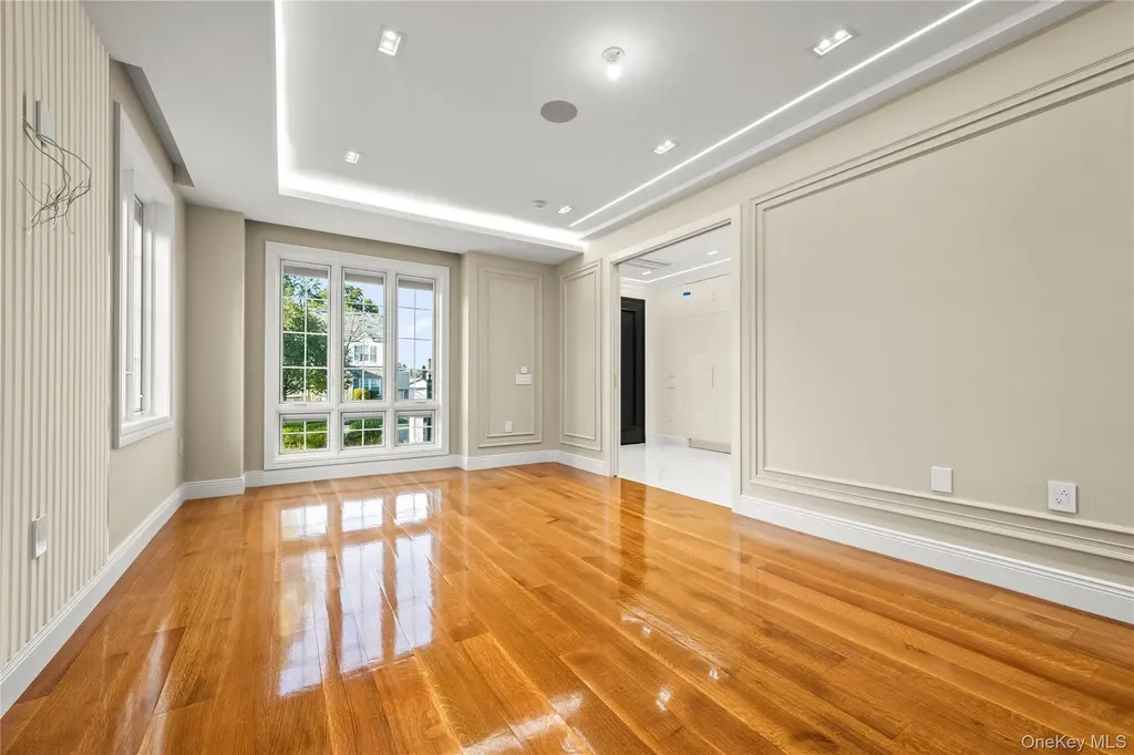 18108 69th Avenue Fresh Meadows NY 11365