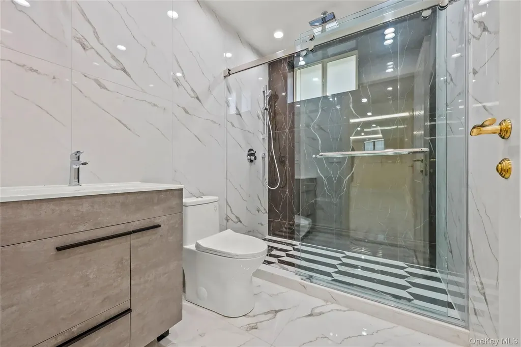 18108 69th Avenue Fresh Meadows NY 11365
