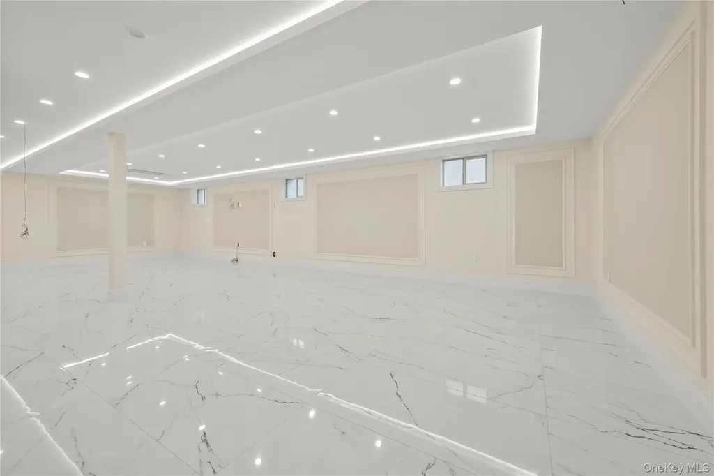18108 69th Avenue Fresh Meadows NY 11365