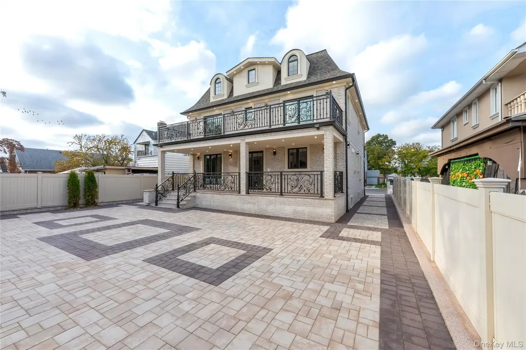 18108 69th Avenue Fresh Meadows NY 11365