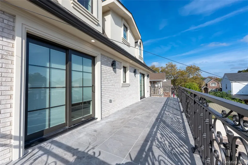 18108 69th Avenue Fresh Meadows NY 11365