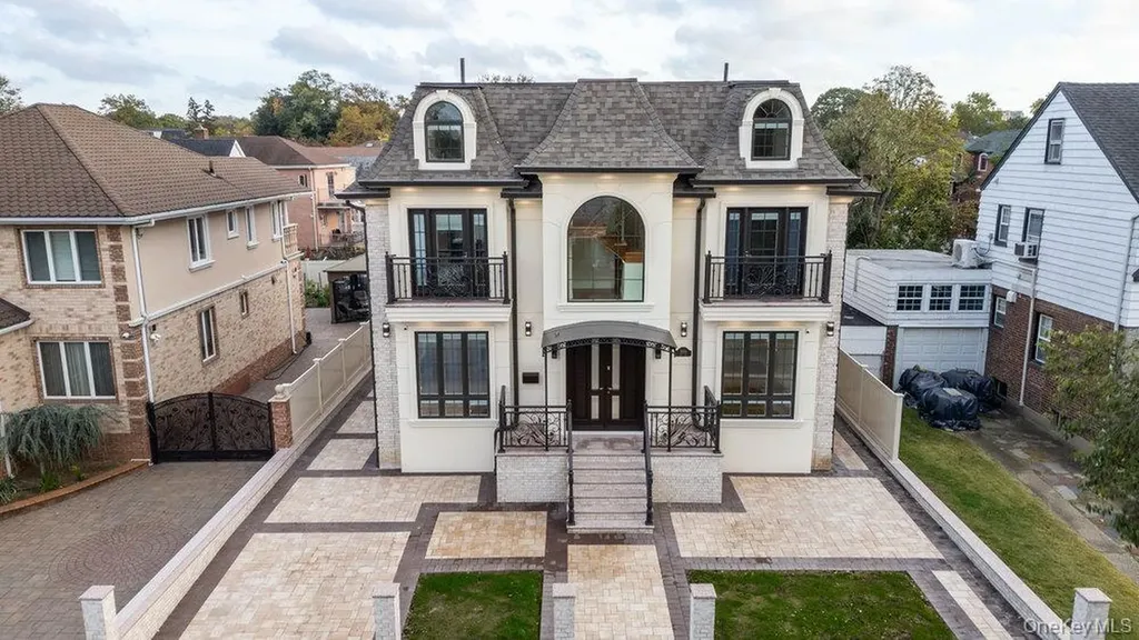 18108 69th Avenue Fresh Meadows NY 11365