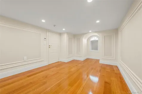 18108 69th Avenue Fresh Meadows NY 11365